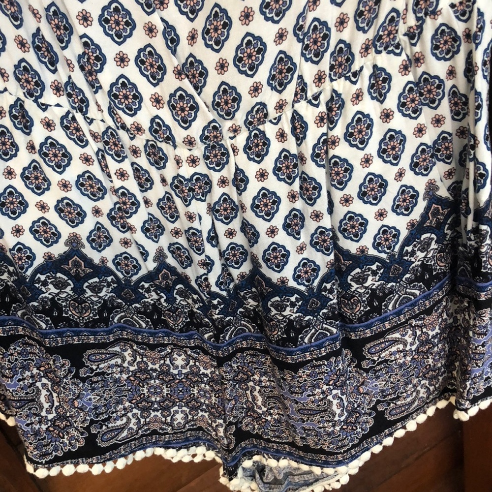 Patterned Romper - Picture 3 of 4